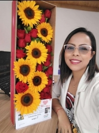 flor-floristeria-medellin-n003-un-dia-hablamos-y-se-abrieron-para-nosotros-las-puertas-de-la-felicidad-luchemos-porque-ese-amor-crezca-cada-dia-mas-y-se-haga-tan-fuerte-que-nos-flor-floristeria-medellin